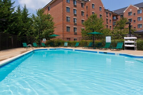 1 Bedroom | Free Breakfast + 24h Business Center