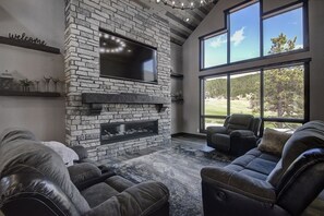 TV, fireplace