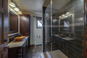 Bathroom - Birdcage- within minutes of downtown Deadwood (Deadwood)