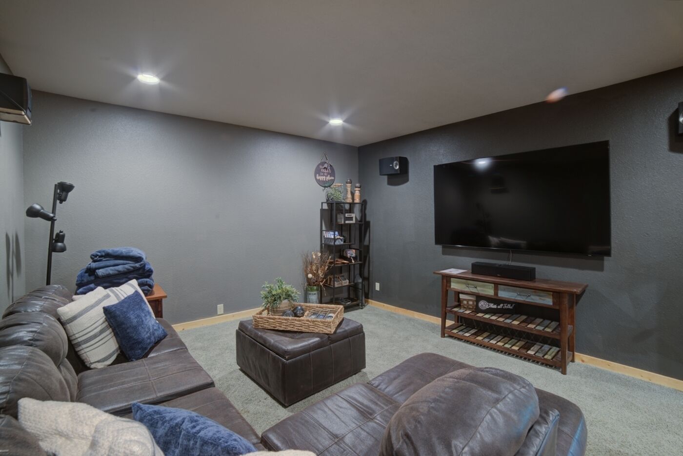 7 Bedroom W/ Private Hot Tub 4 Miles From Deadwood! - Deadwood, SD