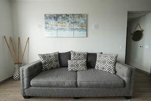 TV connectée, services de streaming, espaces bureaux