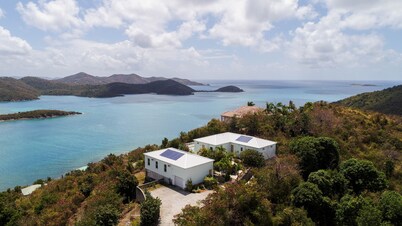 Sugarview Villa Cottage:  Coral Bay, Ocean View