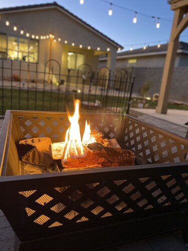 King bed:private entry: bedroom