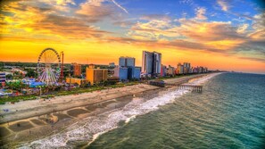 Beach nearby - 🌴 Oceanview 2BR Condo in Myrtle Beach – Steps to Beach! 🌊 (Myrtle Beach)