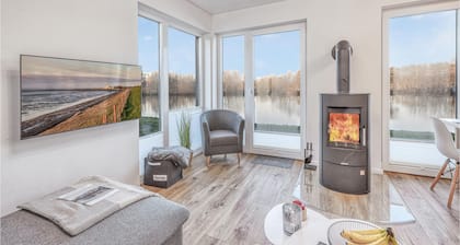 Awesome home in Tossens with house sea view