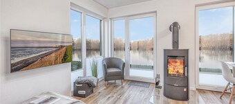 Awesome home in Tossens with house sea view