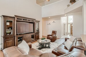 Smart TV - Home with private pool rents for longer term stay (Cedar Park)