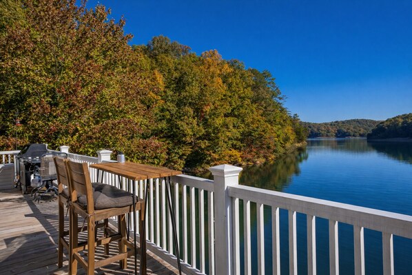 Property grounds - Sunrise Cove | Lake Fontana with Private Dock and Lake Views (Almond)