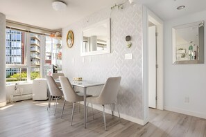 Dining - The Pond - The Full Package (Vancouver)