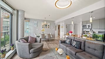 Smart TV, fireplace, video library, offices