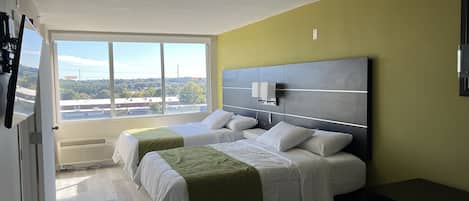 Matelas Tempur-Pedic, bureau, espace de travail pour ordinateur portable