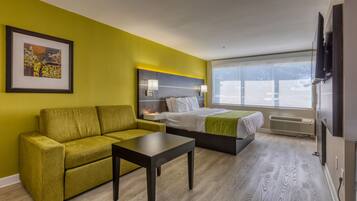 Studio, 1 King Bed with Sofa bed, Non Smoking, Refrigerator & Microwave | Tempur-Pedic beds, desk, laptop workspace, blackout curtains