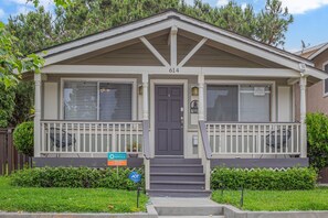 Exterior detail - Sweet Clementine by the Sea- New Listing (Oceanside)