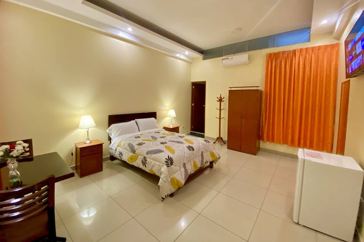 Deluxe Room | Down comforters, minibar, laptop workspace, soundproofing