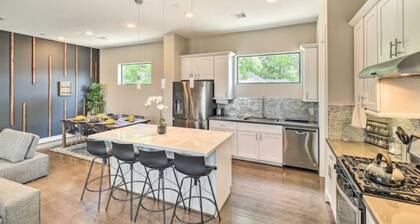 NEW! Stylish Houston Townhome ~ 3 Mi to Downtown!