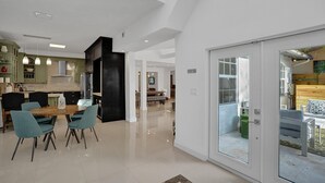 Interior - Brand New Luxury Vacation Home with heated POOL, walk to Las Olas & Beach (Fort Lauderdale)