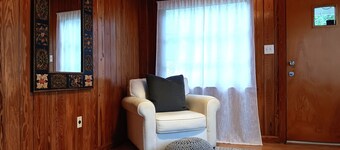 Briarcliff Cottage · Cozy 1950s Home Near Downtown