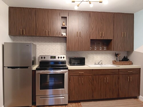 Briarcliff Cottage · Cozy 1950s Home Near Downtown