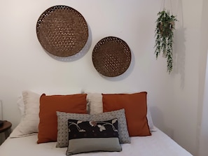 3 عدّة غرف نوم ومكواة/لوح كي وواي فاي مجانًا وملاءات أسرّة