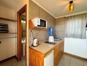 Frigorífic, microones, forn i placa de cuina 