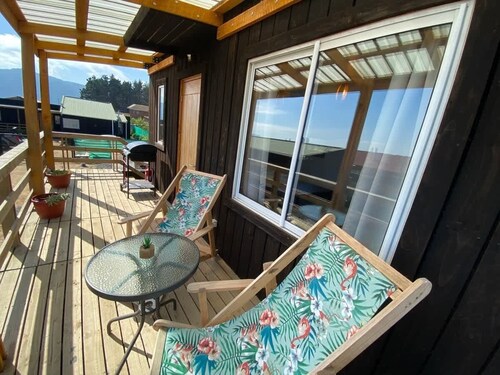 Charming Cabin - BBQ, Parking & Pet-Friendly