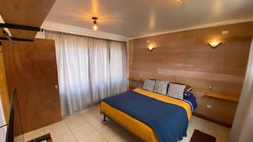1 Schlafzimmer, BĂŒgeleisen/BĂŒgelbrett, WLAN, BettwĂ€sche