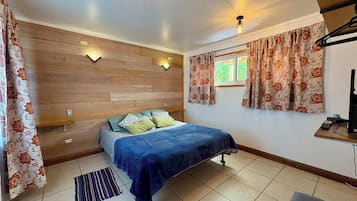 1 chambre, bureau, fer et planche à repasser, Wi-Fi