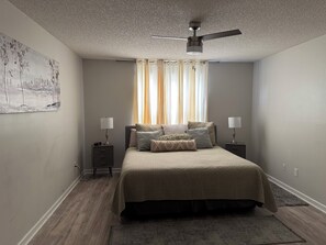 3 sovrum, skrivbord, strykjärn/strykbräda och gratis wi-fi