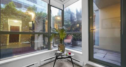 Urban Oasis! Sleeps 4/Big Private Patio/Fast Wifi
