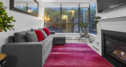 Urban Oasis! Sleeps 4/Big Private Patio/Fast Wifi