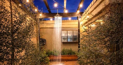 The Hideaway - Rain Shower Oasis & Desert Soak Spa