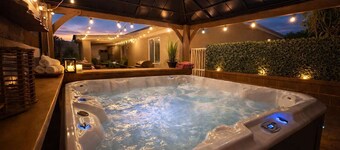 The Hideaway - Quiet Desert Courtyard Villa - Hot Tub