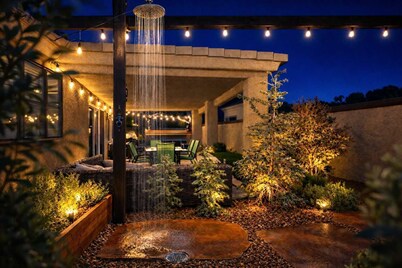 The Hideaway - Rain Shower Oasis & Desert Soak Spa