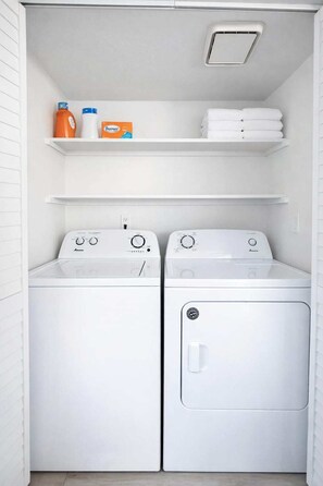 Luokittelematon kuva, 4 kautta 22, painike