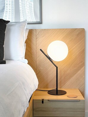 1 chambre, bureau, fer et planche Ă repasser, lit parapluie
