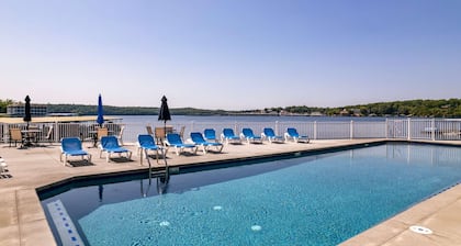 Family-Friendly Lakefront Condo with Breathtaking Views
