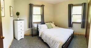 3 Schlafzimmer, Schreibtisch, Bügeleisen/Bügelbrett, kostenloses WLAN