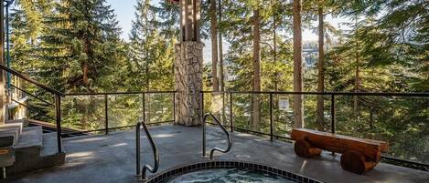 Bain à remous extérieur