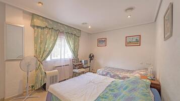 2 chambres, fer et planche Ă repasser, Wi-Fi, draps fournis