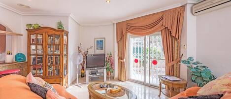 Télévision, chaîne hi-fi