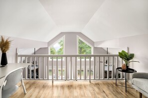 Interior - Mountain cabin near national park & wineries (Linden)