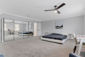 4 bedrooms, iron/ironing board, free WiFi, bed sheets