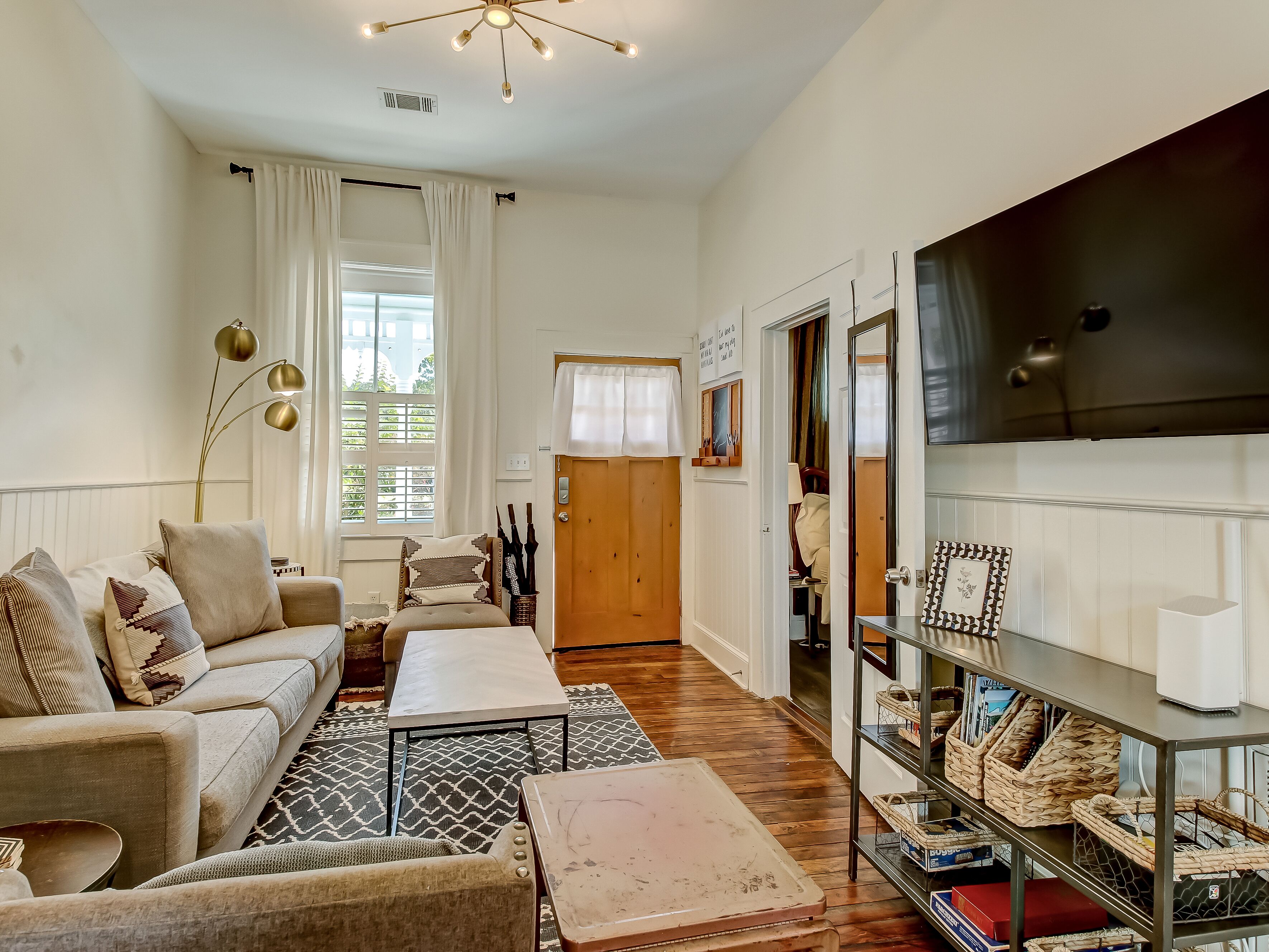 Télévision, cheminée