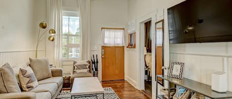 Télévision, cheminée