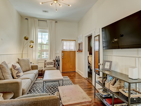 Televisión, chimenea