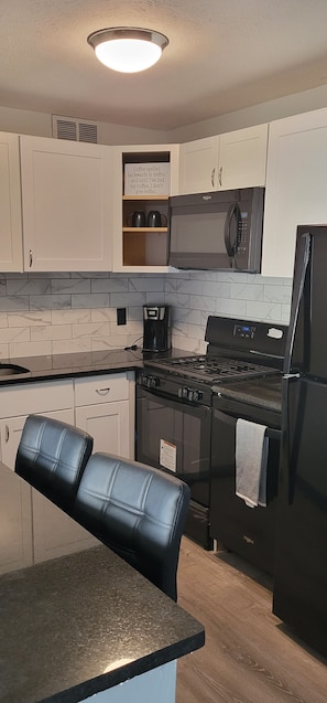 Fridge, microwave, oven, stovetop - Park Easy, Stay Central, and Enjoy the Skyline Views! (Atlanta)