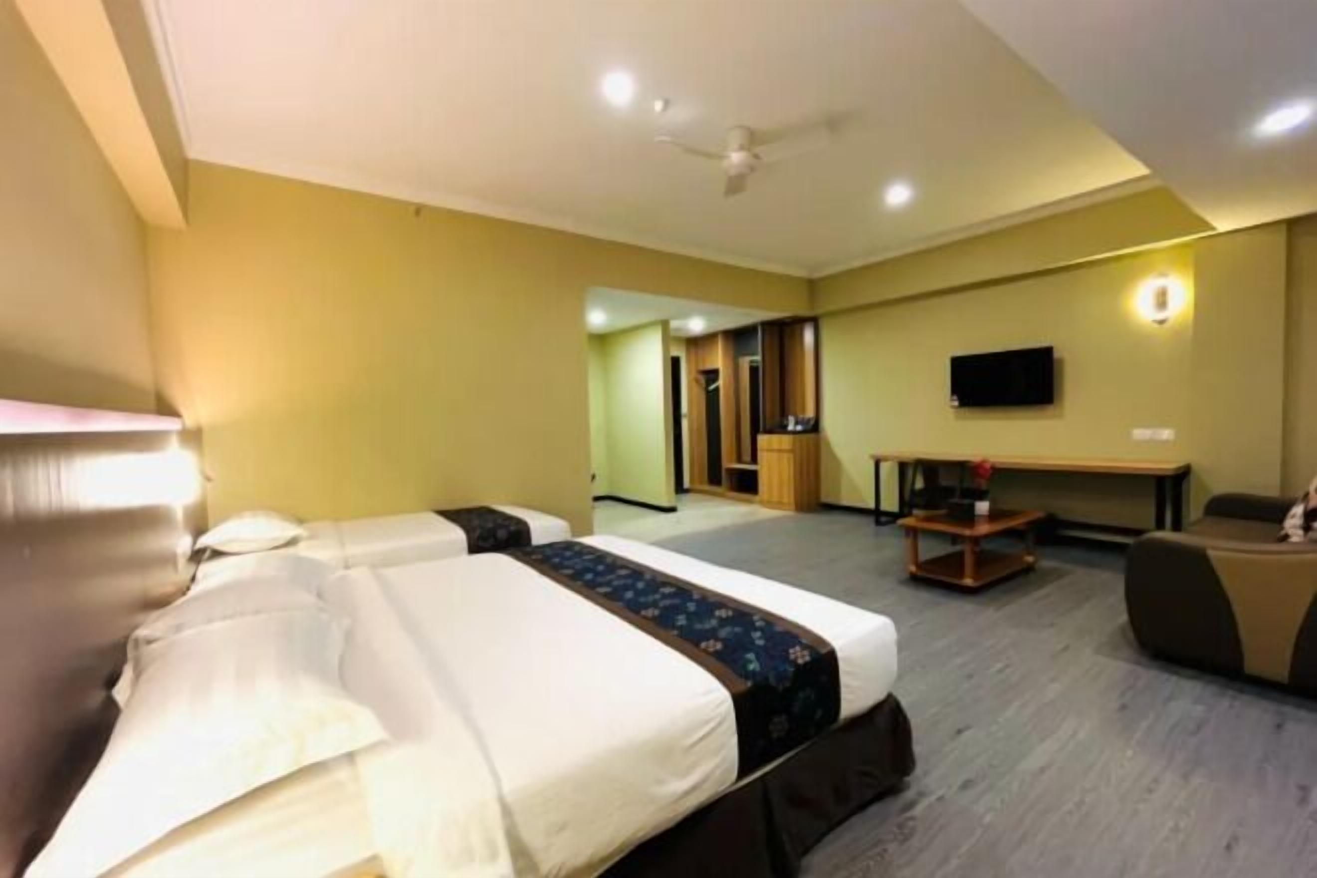 Escritorio y espacio para trabajar con un portátil