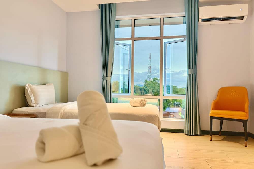Wing Tat Grand Hotel