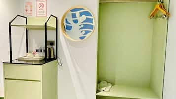 奢華雙人或雙床房, 多張床 | 書桌、手提電腦工作空間、熨斗/熨衫板、免費 Wi-Fi