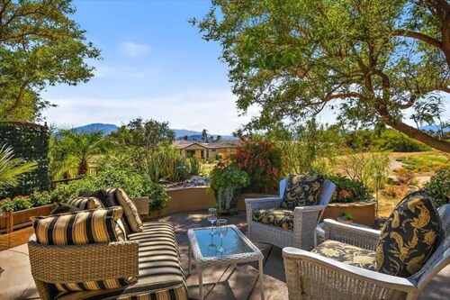 Desert Escape, 3Bd 3Bth, 2 King Suites in Gated Country Club
